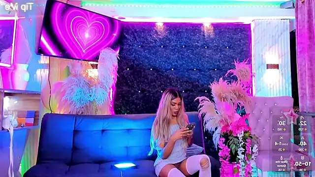 Queens_Wonders_Blonders stripchat live cam model