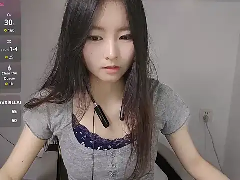 Luna-170 stripchat live cam model