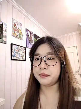 Jiangjiang18 stripchat live cam model