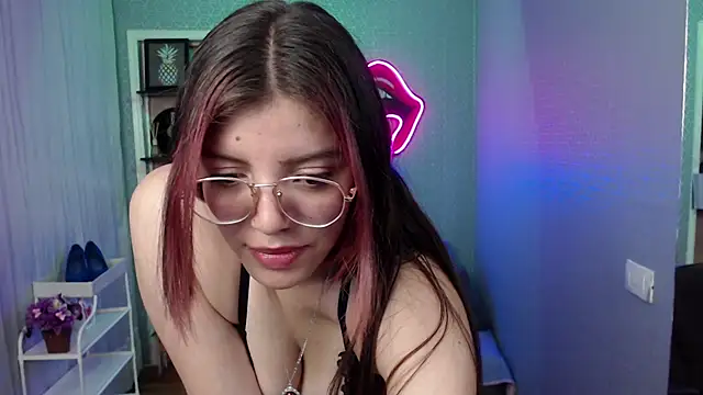 ValentinaMora_ stripchat live cam model