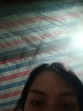 Maybae- stripchat live cam model