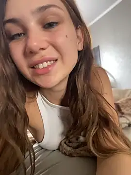 QuitieLia stripchat live cam model