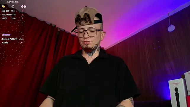 tyler_jones_ stripchat live cam model