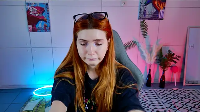 AliceCUNTach stripchat live cam model