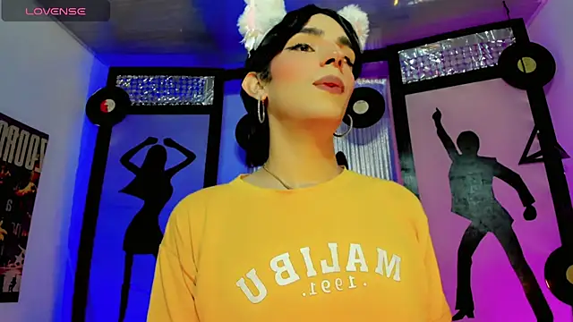 Maddye_Fox stripchat live cam model