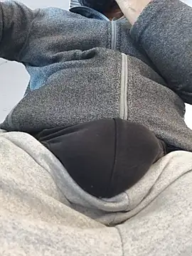 8inch_hunk19 stripchat live cam model
