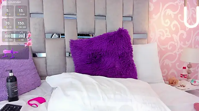 Annie-Vanegas stripchat live cam model