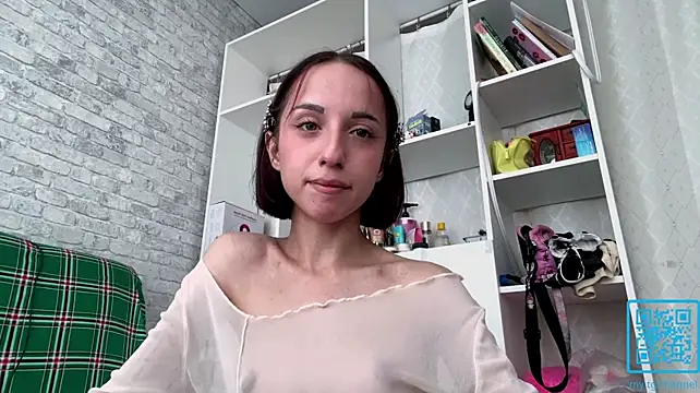 EmilyBlushy stripchat live cam model