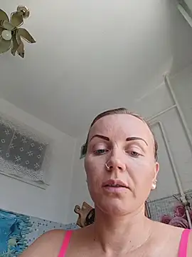 -NeZabudka stripchat live cam model