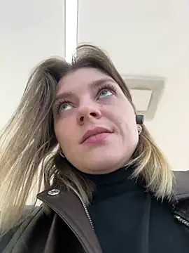 ValenciaShock stripchat live cam model