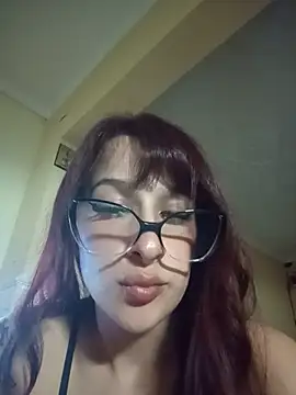 Taurina0105 stripchat live cam model