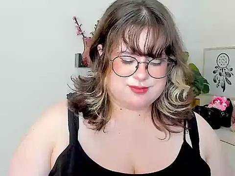 OpheliaLush stripchat live cam model