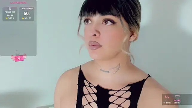 Emmaa_Saenz_ stripchat live cam model