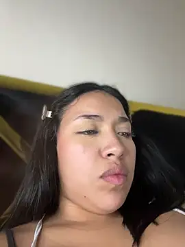 Issa_rodriguez stripchat live cam model