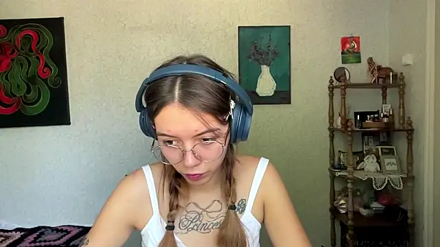 meowskyy stripchat live cam model