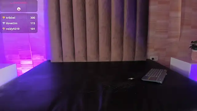 Isaac_Grey stripchat live cam model