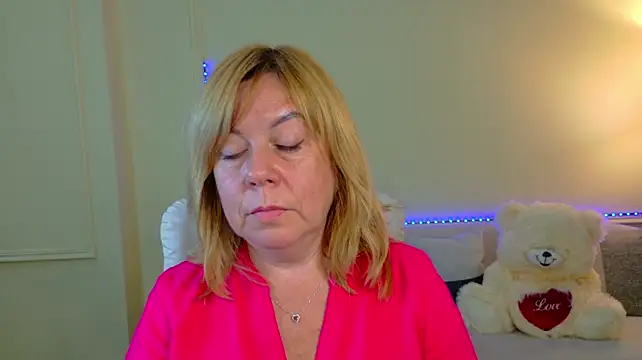 ChristinaDavedes stripchat live cam model