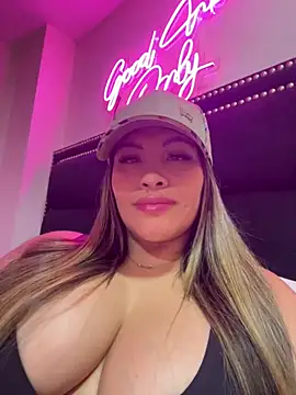 sexyyykloee stripchat live cam model