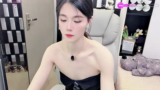 Yueyue-MM stripchat live cam model