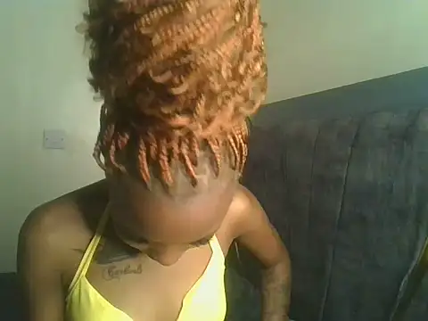 Prettyquueen stripchat live cam model