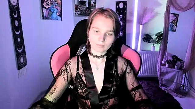 VivienneNoirr stripchat live cam model