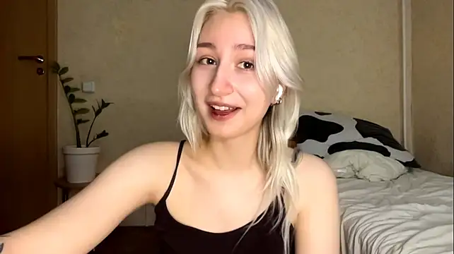 LishaNuding stripchat live cam model