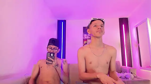 Marcus_and_Tony stripchat live cam model
