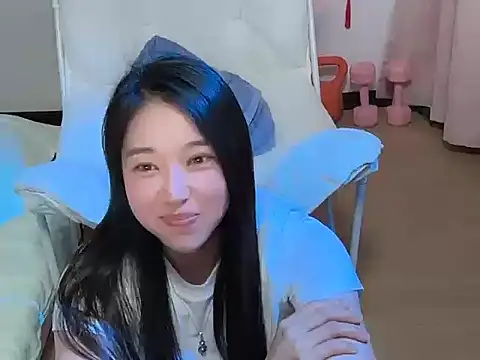 MMYIOO stripchat live cam model