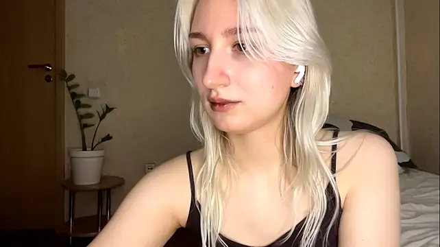 LishaNuding stripchat live cam model