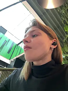 ValenciaShock stripchat live cam model