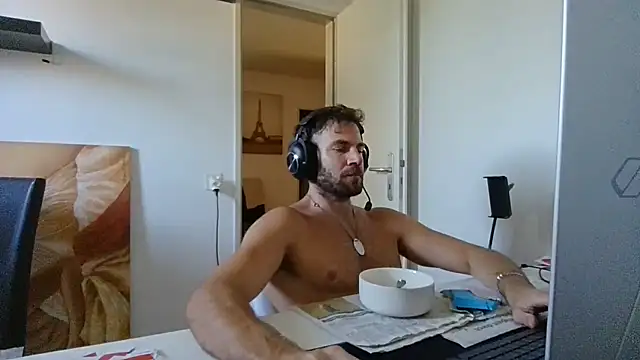 alpha-hunk stripchat live cam model