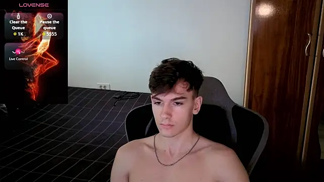 BradyFlint stripchat live cam model