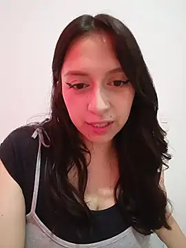 AlondraaGomez33 stripchat live cam model