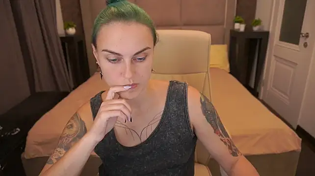 RayeReam stripchat live cam model
