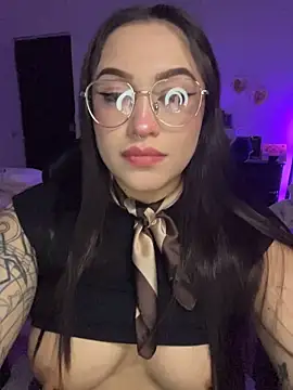 Lilyhotson stripchat live cam model