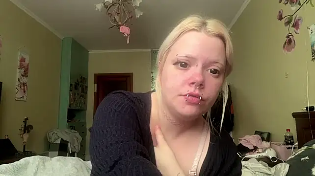 MadalineDragna stripchat live cam model