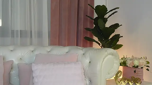 NinaCrystal1 stripchat live cam model