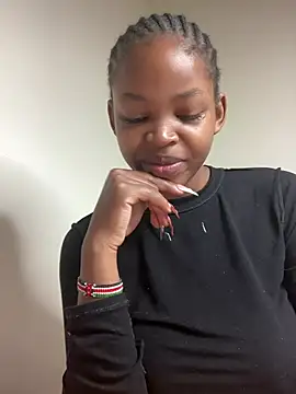 queen-sasha stripchat live cam model