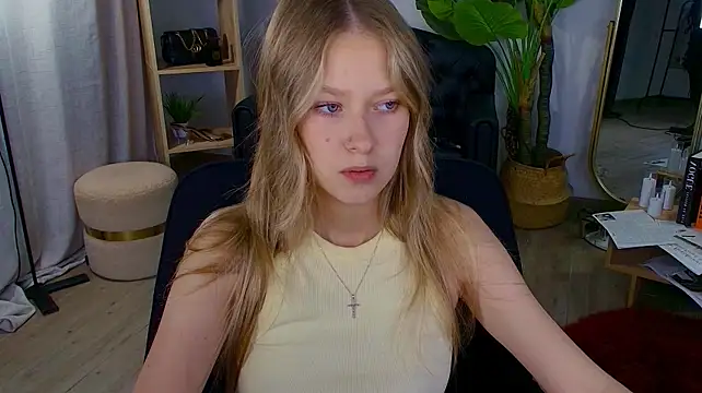 EveMundie stripchat live cam model
