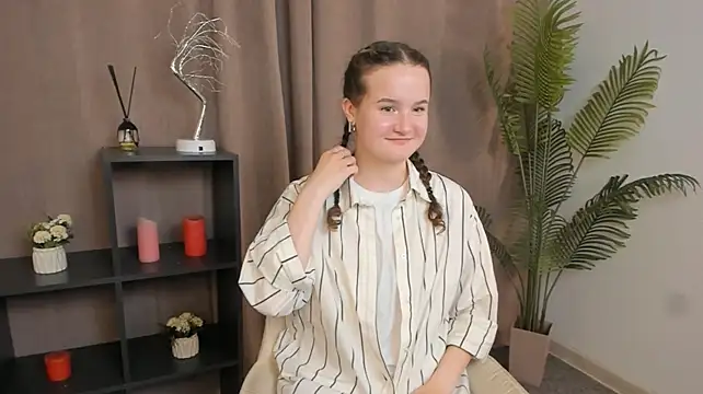 ChloeAragaki stripchat live cam model