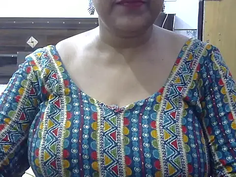 Nikki_Bhabhi stripchat live cam model