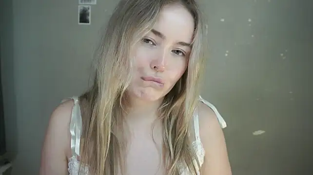 RuthaOuye stripchat live cam model