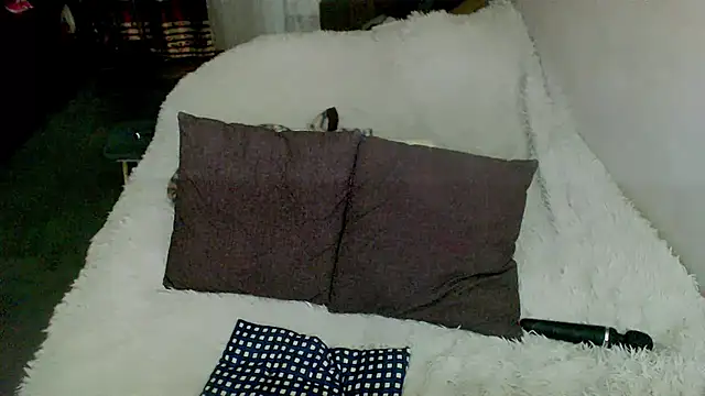 Juliamodest1 stripchat live cam model