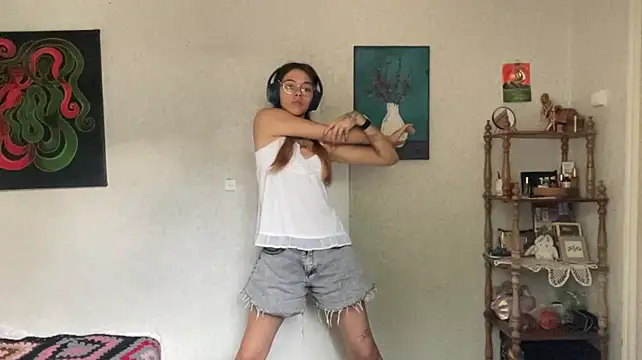 meowskyy stripchat live cam model