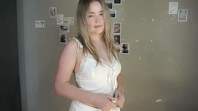 RuthaOuye stripchat live cam model