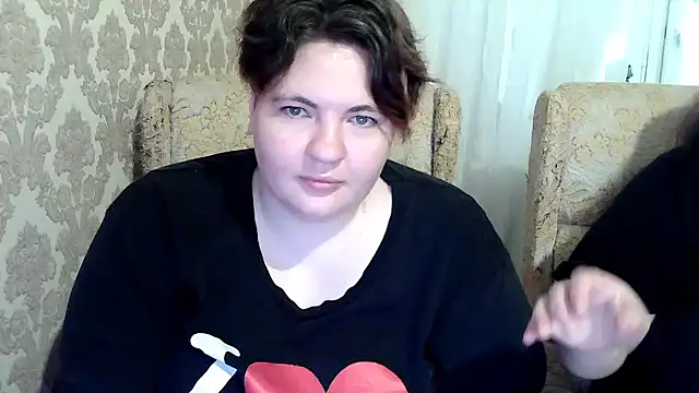 EmmaXKristall stripchat live cam model