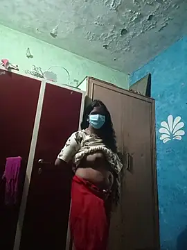 AadikiAunty stripchat live cam model