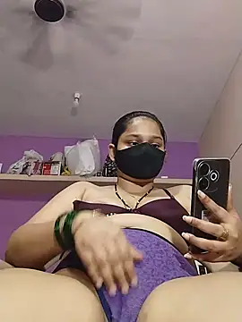 Priyanka_30 stripchat live cam model