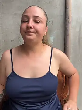 Joannakiss stripchat live cam model