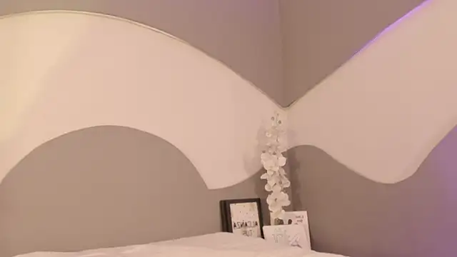 Zhally_Dee stripchat live cam model